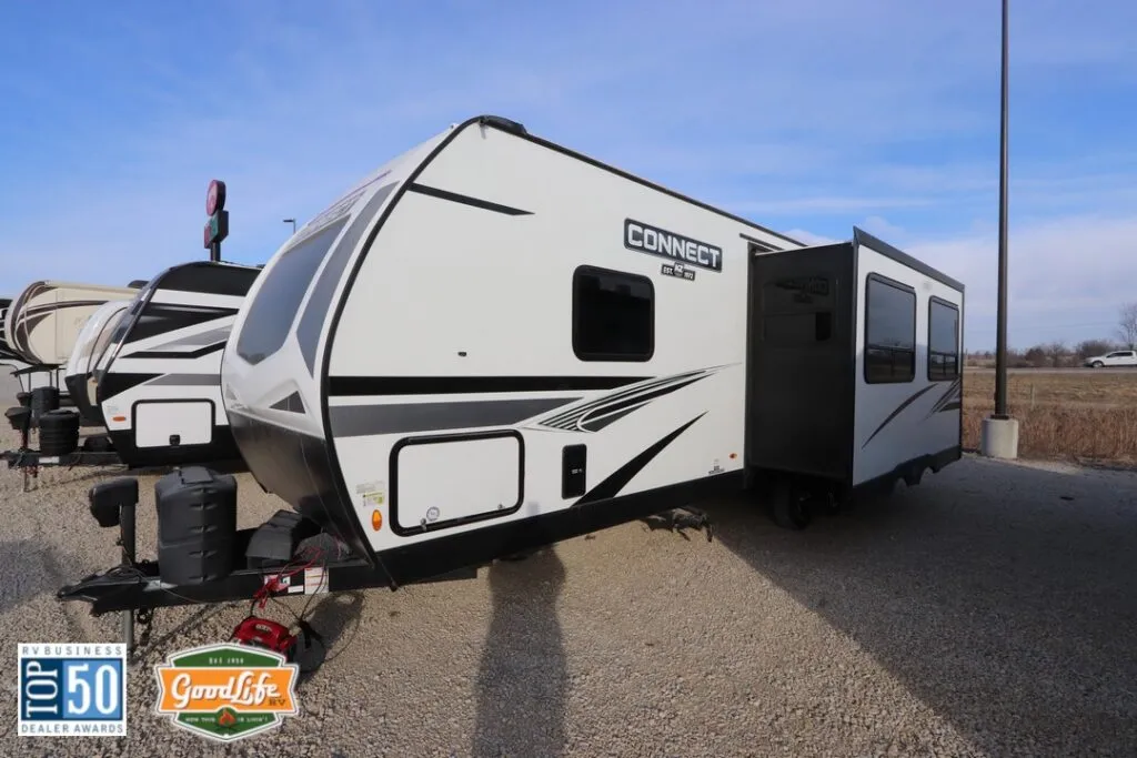 2022 KZ Connect 261RKK - Photo 4