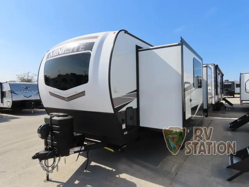 2025 Forest River RV Rockwood Ultra Lite 2516S - Photo 2