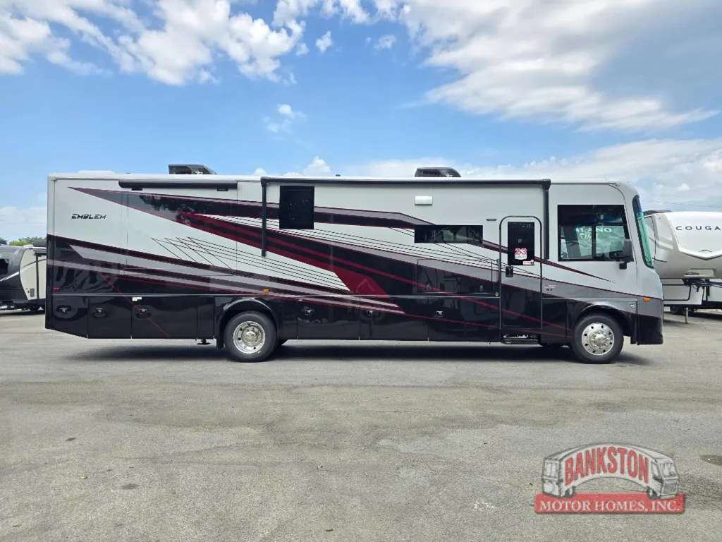 2027 Entegra Coach Emblem 36U, Photos photo 3