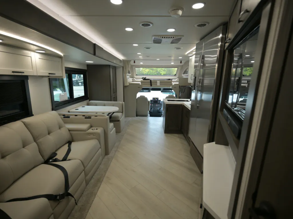 2027 Entegra Coach Accolade 37K, Photos photo 3