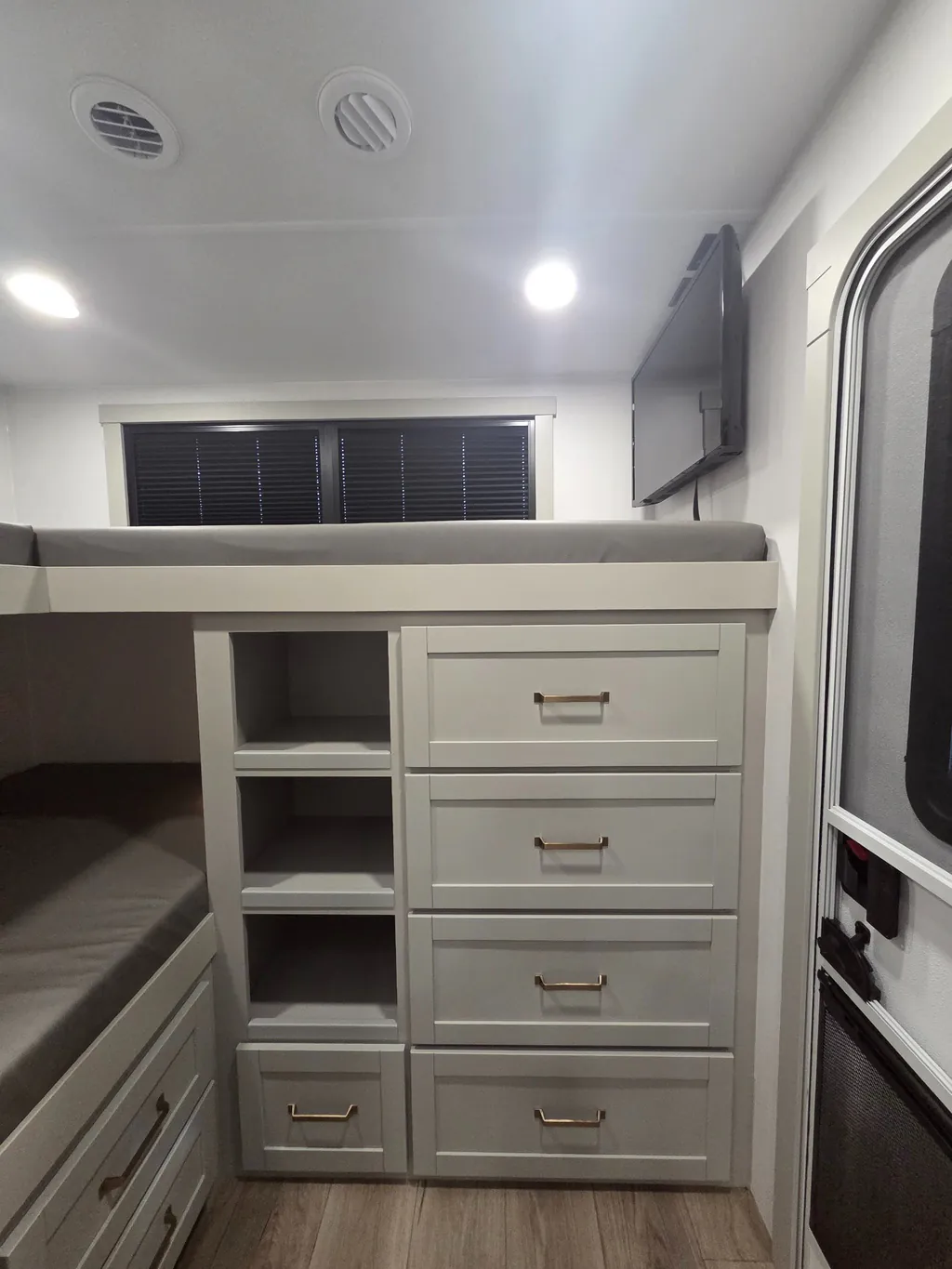 2026 Brinkley Model Z 2810, Photos photo 12