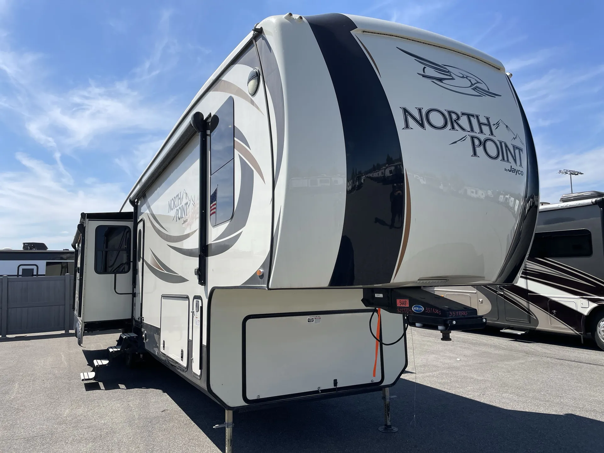 2017 Jayco North Point 351RSQS - Photo 2