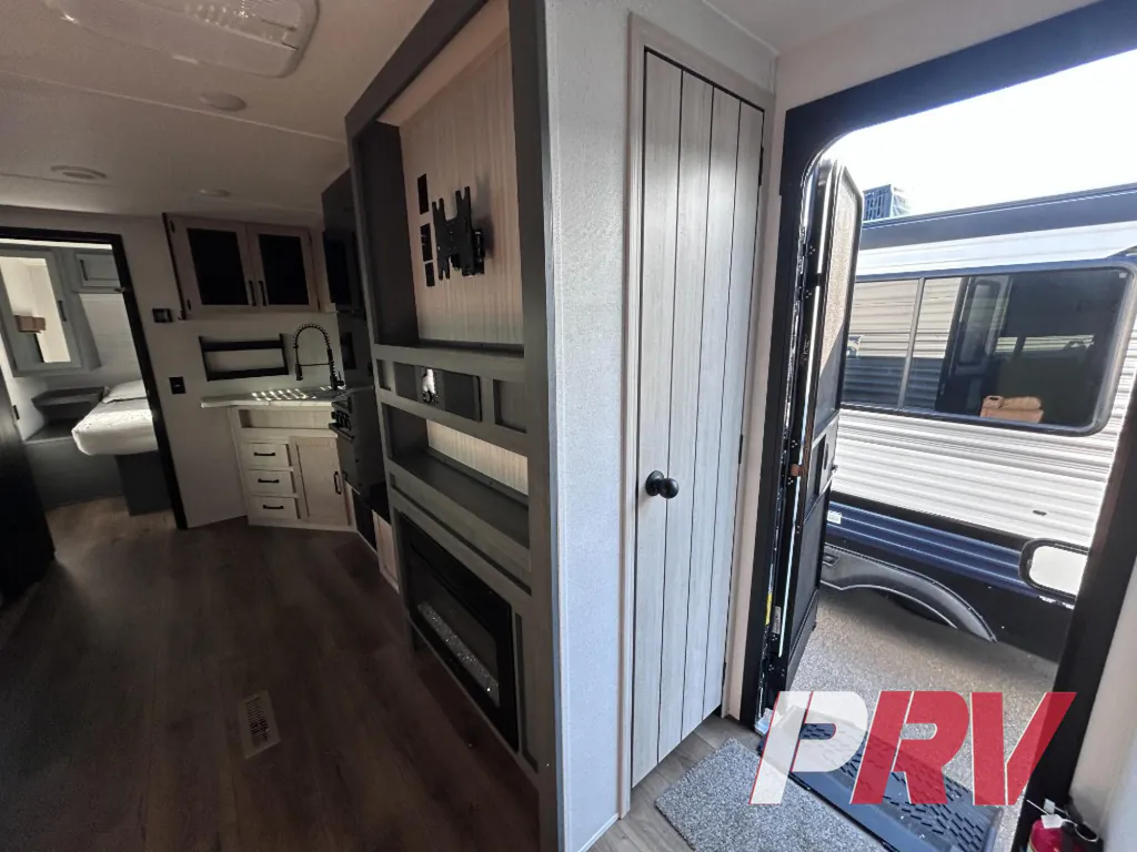 2027 Forest River Puma 31QBBH, Photos photo 25