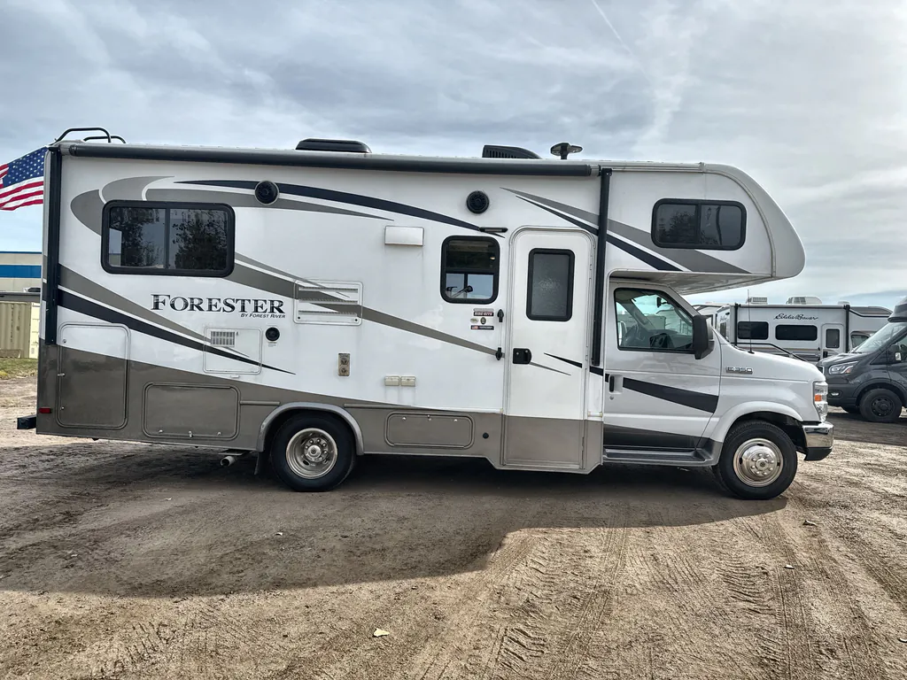2016 Forest River Forester 2291S, Photos photo 5