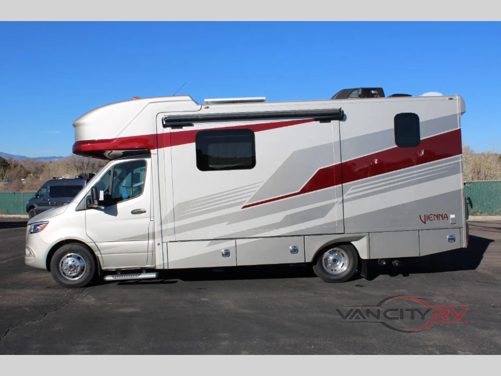 2025 Renegade RV Vienna 25DLC - Photo 4
