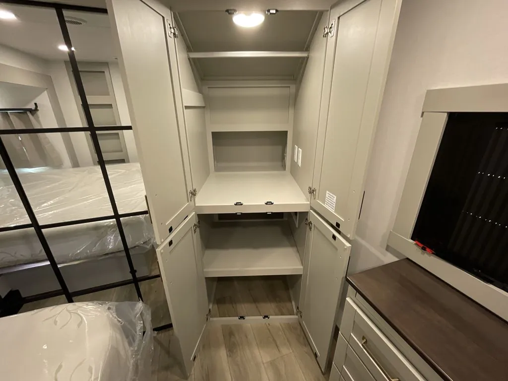 2026 Brinkley Model Z 3515, Photos photo 31