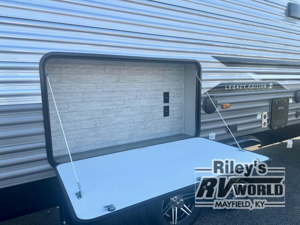 2026 Coachmen Catalina Legacy Edition 273DBHCK, Photos photo 10