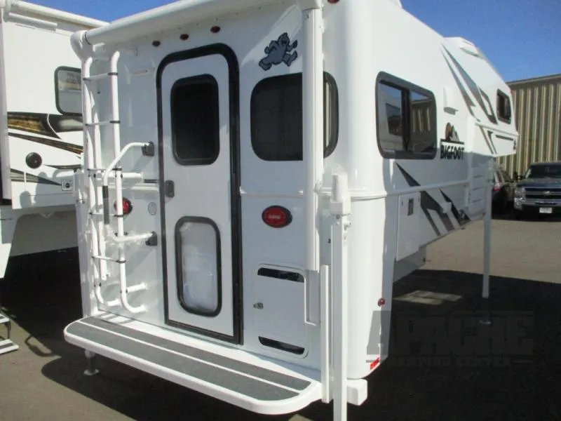 2027 Bigfoot 1500 Series 9.5FS - Photo 2