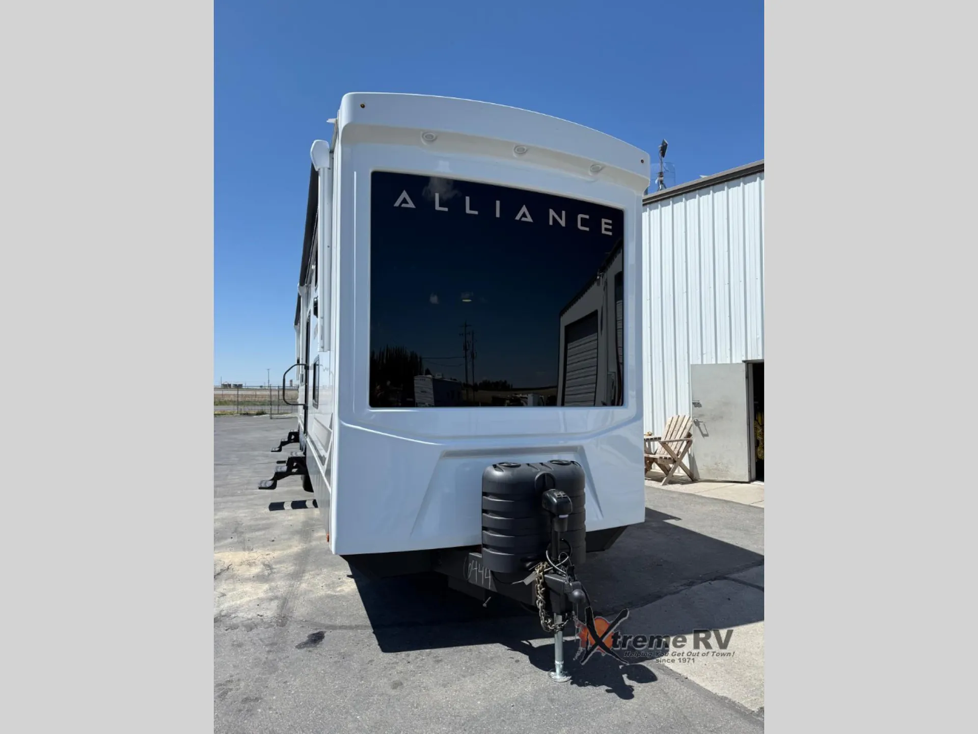 2025 Alliance RV Benchmark 44LFT - Photo 3