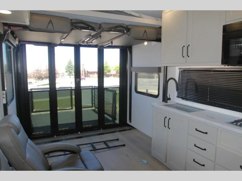 2026 Grand Design Momentum G-Class 21G - Photo 3