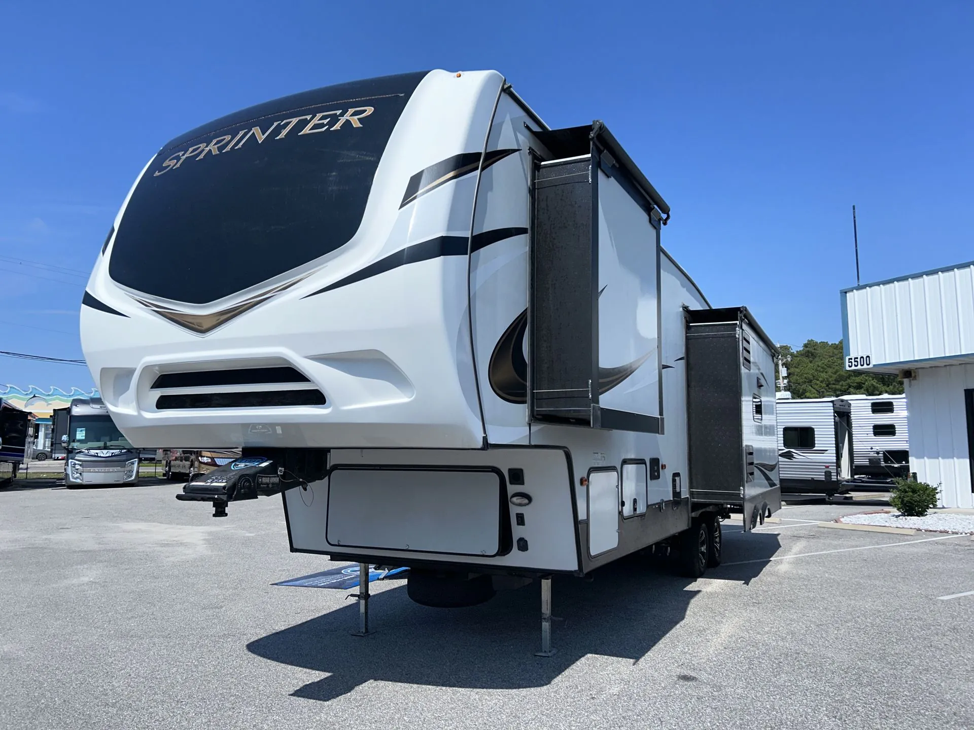 2021 Keystone Sprinter Campfire 30RL - Photo 3