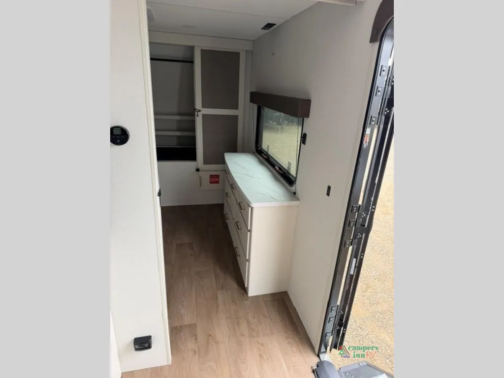 2027 Grand Design Transcend 335BHT, Photos photo 15