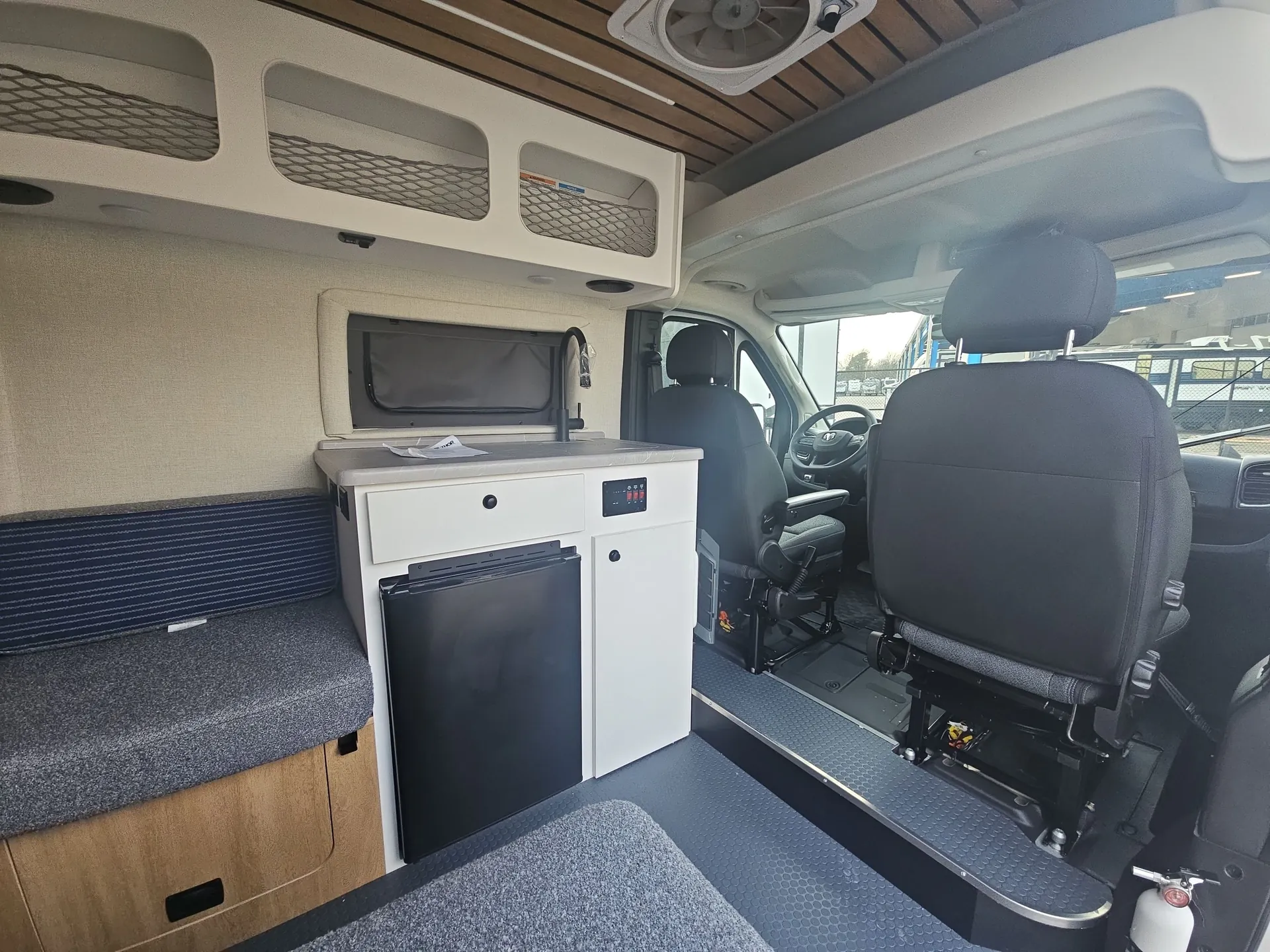 2026 Thor Motor Coach Freedom Elite 17D — living area main