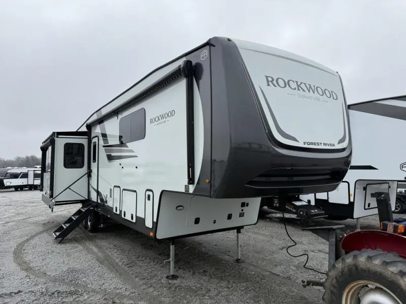 2026 Forest River Rockwood Signature 401SFB - Photo 2