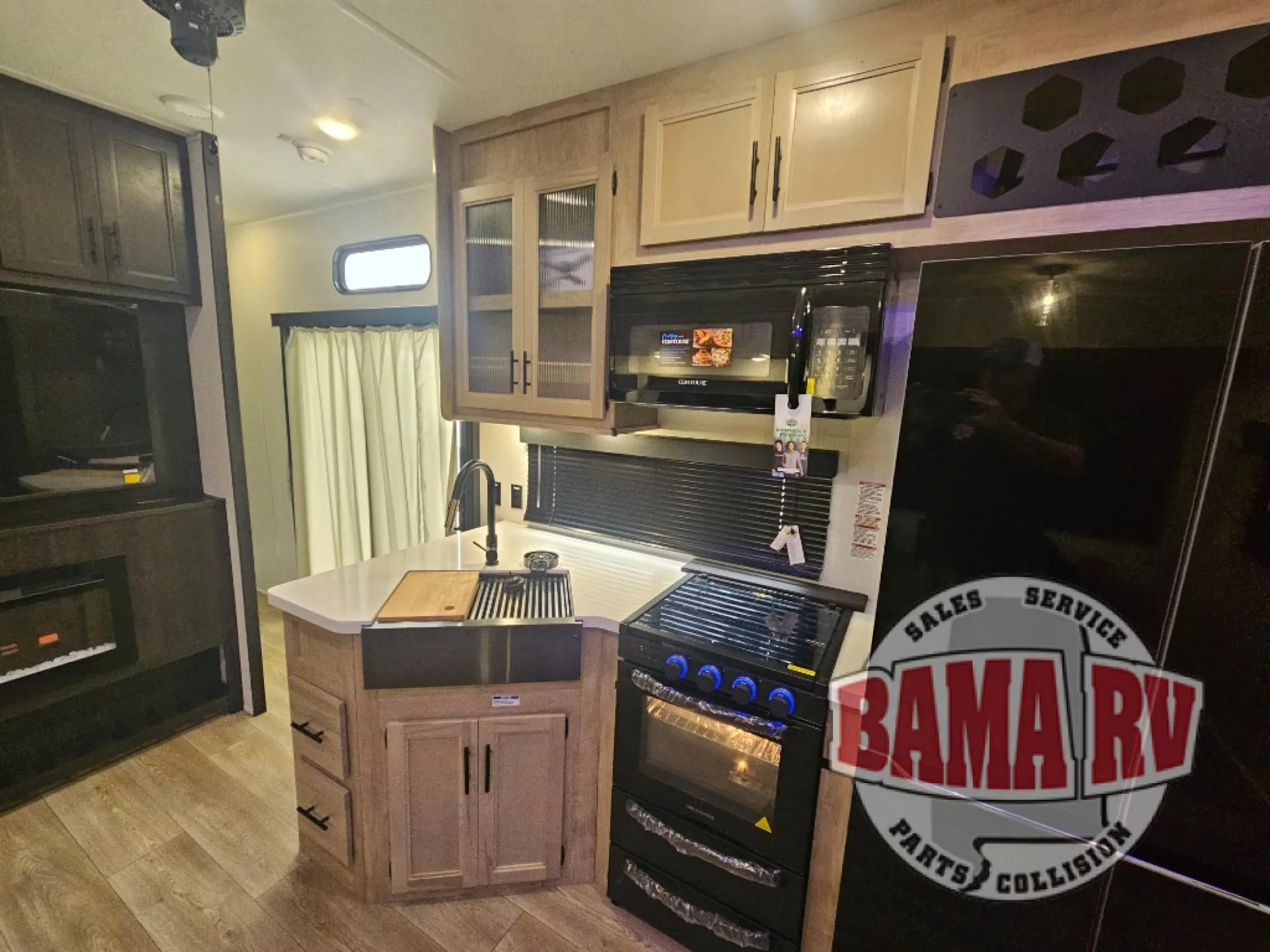 2027 Forest River Cherokee Timberwolf 39HBA — Photo 6