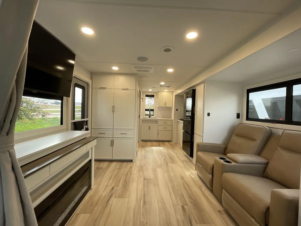 2026 Brinkley Model I 235, Photos photo 8
