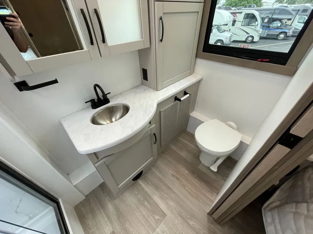2027 Entegra Coach Vision XL 36C, Photos photo 13