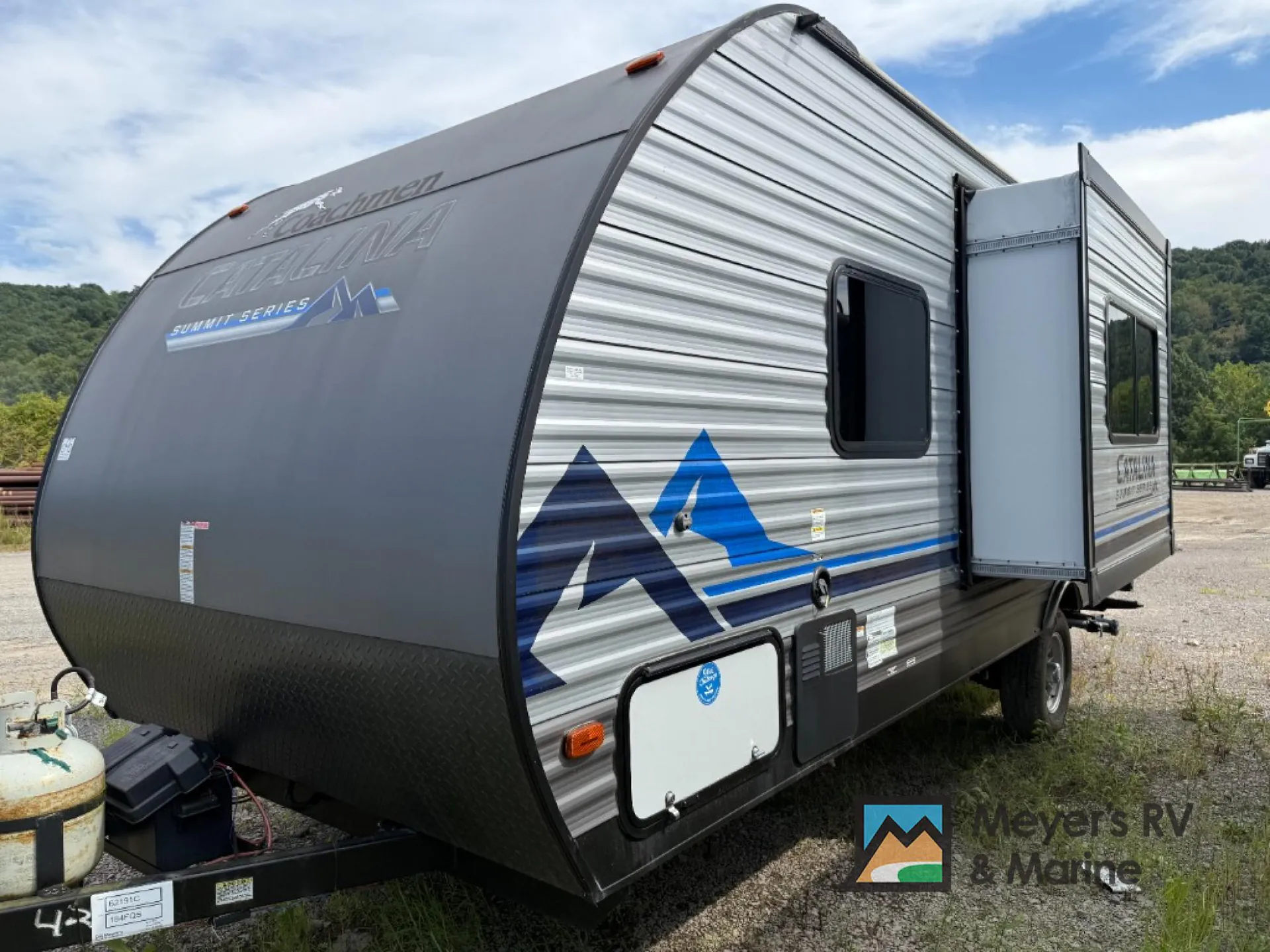 2022 Coachmen RV CATALINA-SUMMIT 184FQS - Photo 3