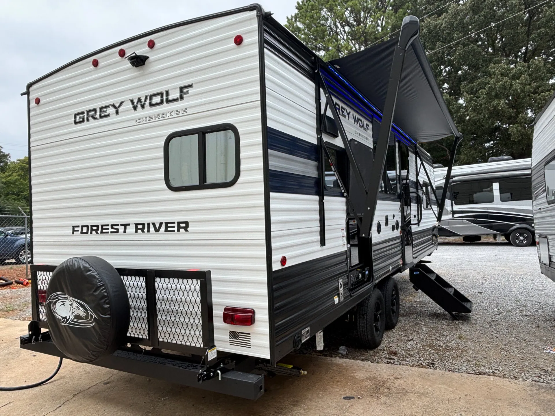 2027 Forest River Cherokee Grey Wolf 26SS — Photo 5