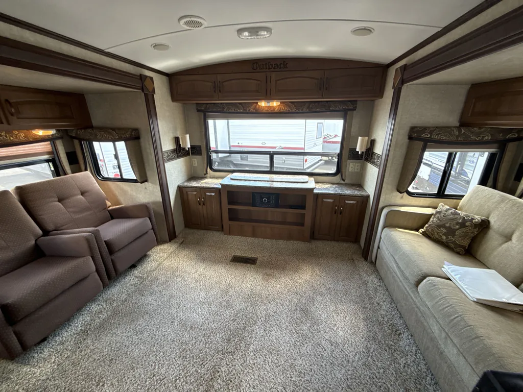 2014 Keystone Outback 298RE, Photos photo 9