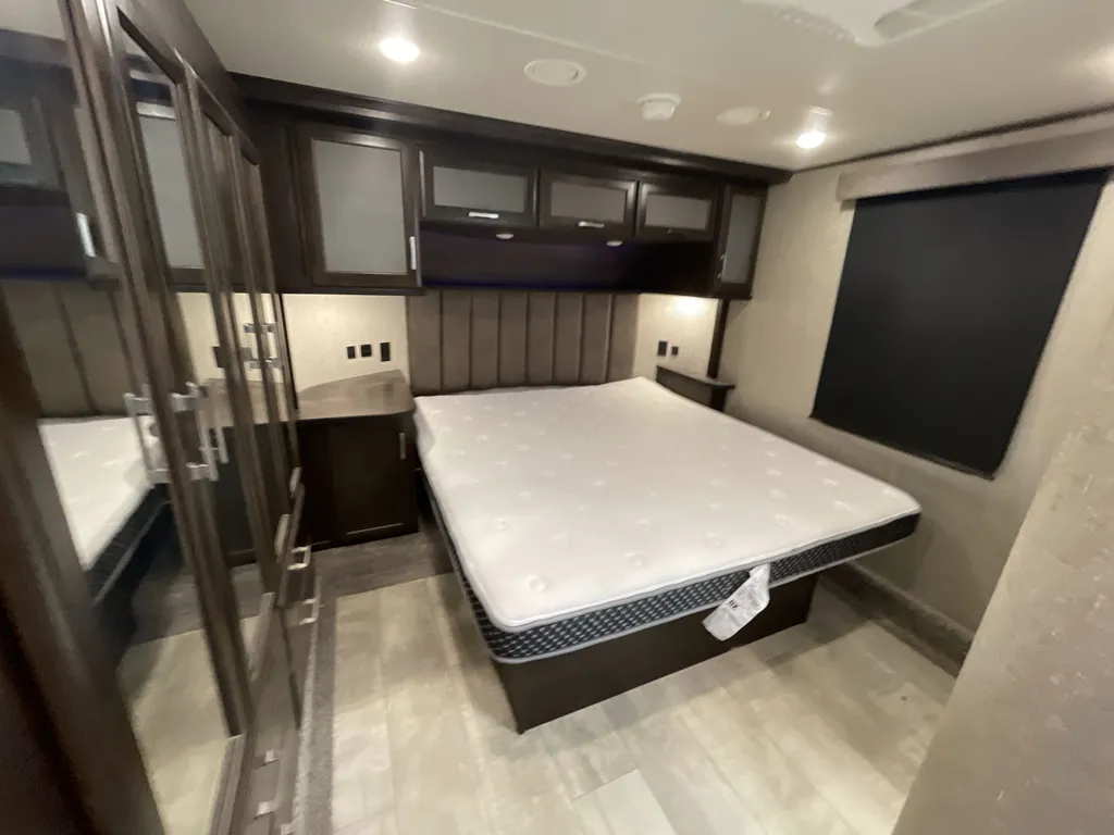 2019 Grand Design Momentum 399TH, Photos photo 15