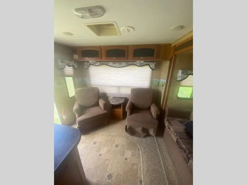 2010 Keystone RV Cougar X-Lite 27RLS - Photo 4