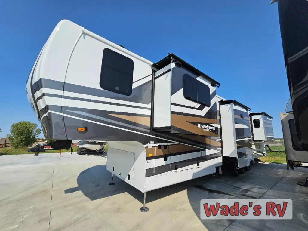 2025 Forest River RiverStone 425FO, Photos photo 4