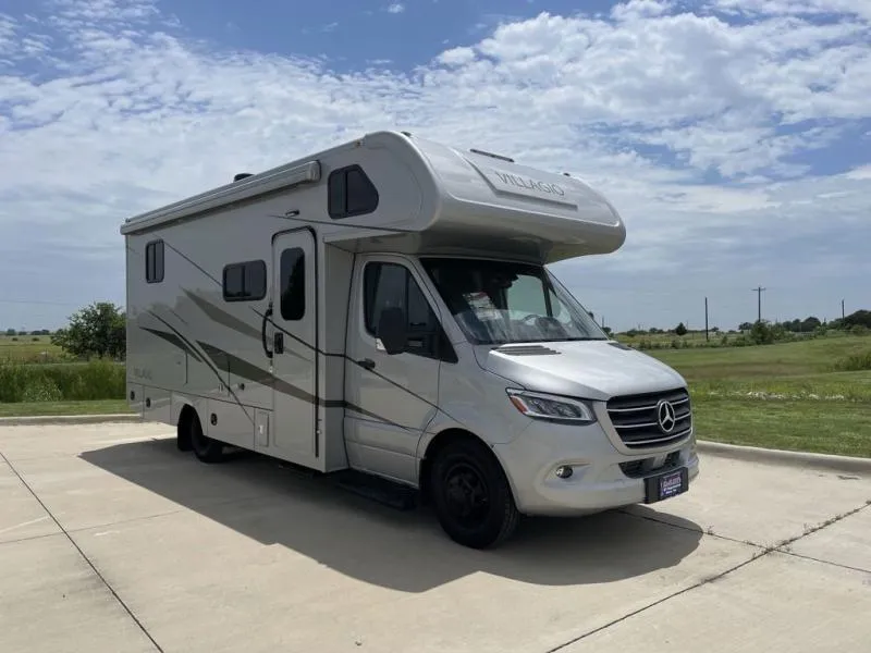 2027 Renegade RV Villagio 25FWC - Photo 3