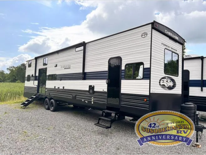 2025 Forest River Cherokee Timberwolf 39DC - Photo 2