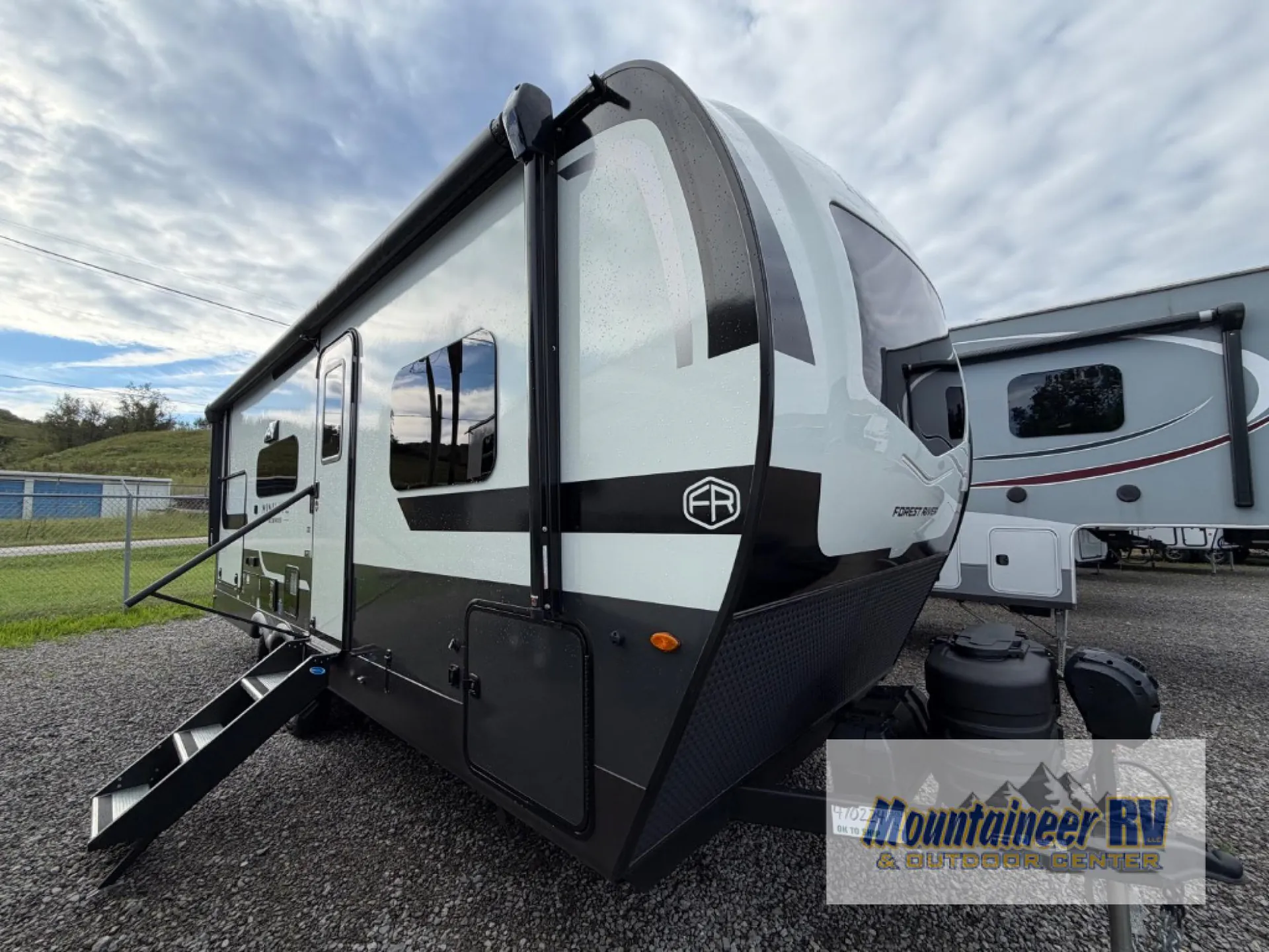 2027 Forest River Rockwood Mini Lite 2513S