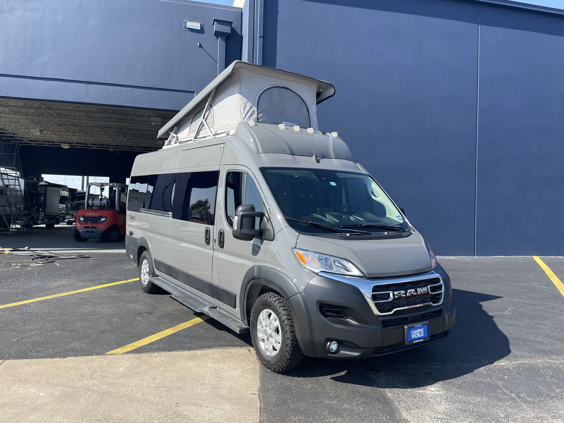 2025 Thor Motor Coach Twist 2AB - Photo 2