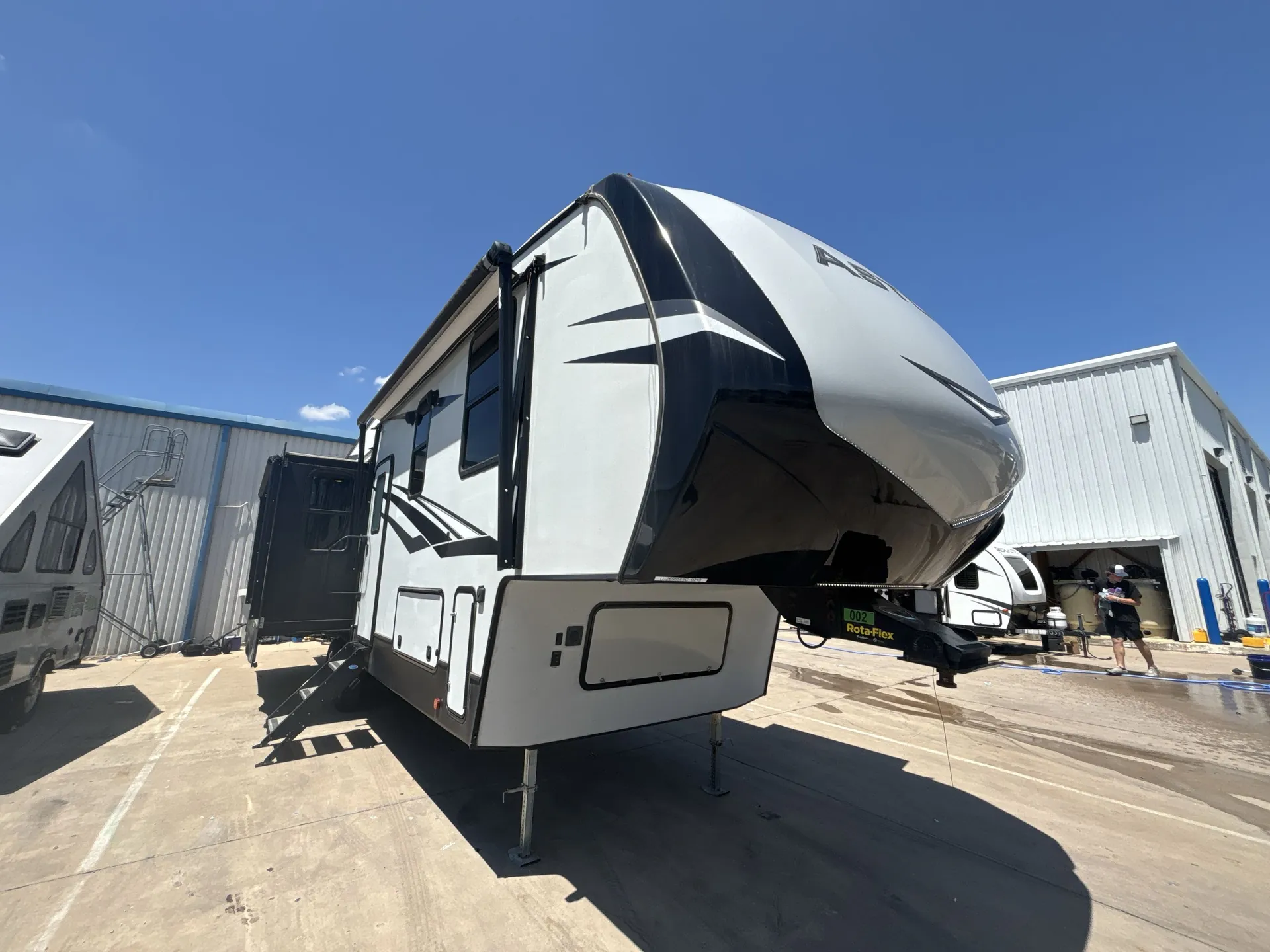 2020 Dutchmen Astoria 2993RLF - Photo 2