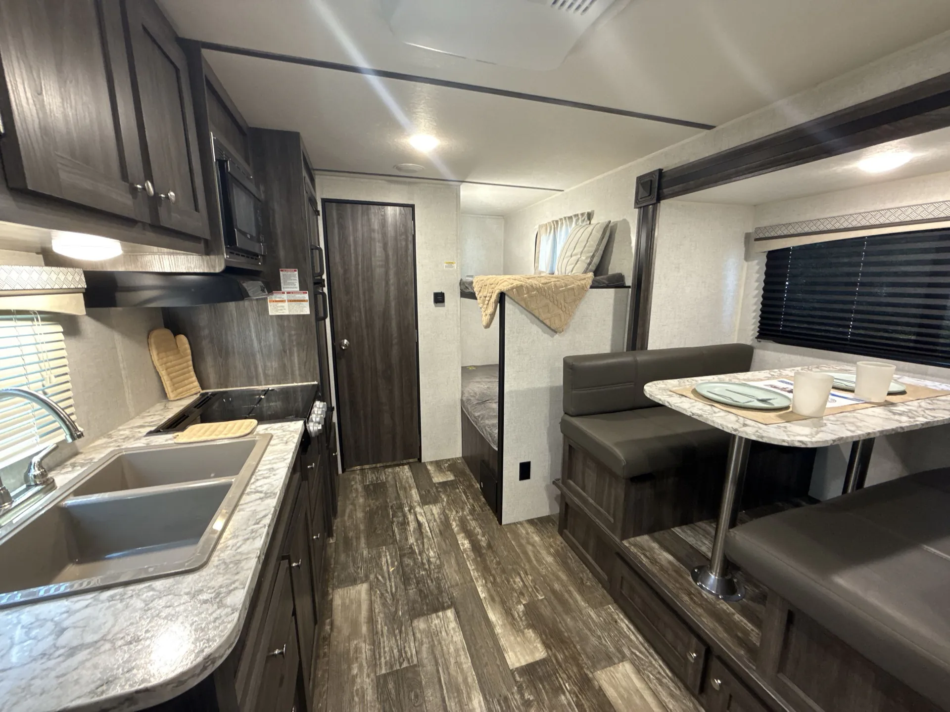 2020 Starcraft Autumn Ridge 180BHS — living area main