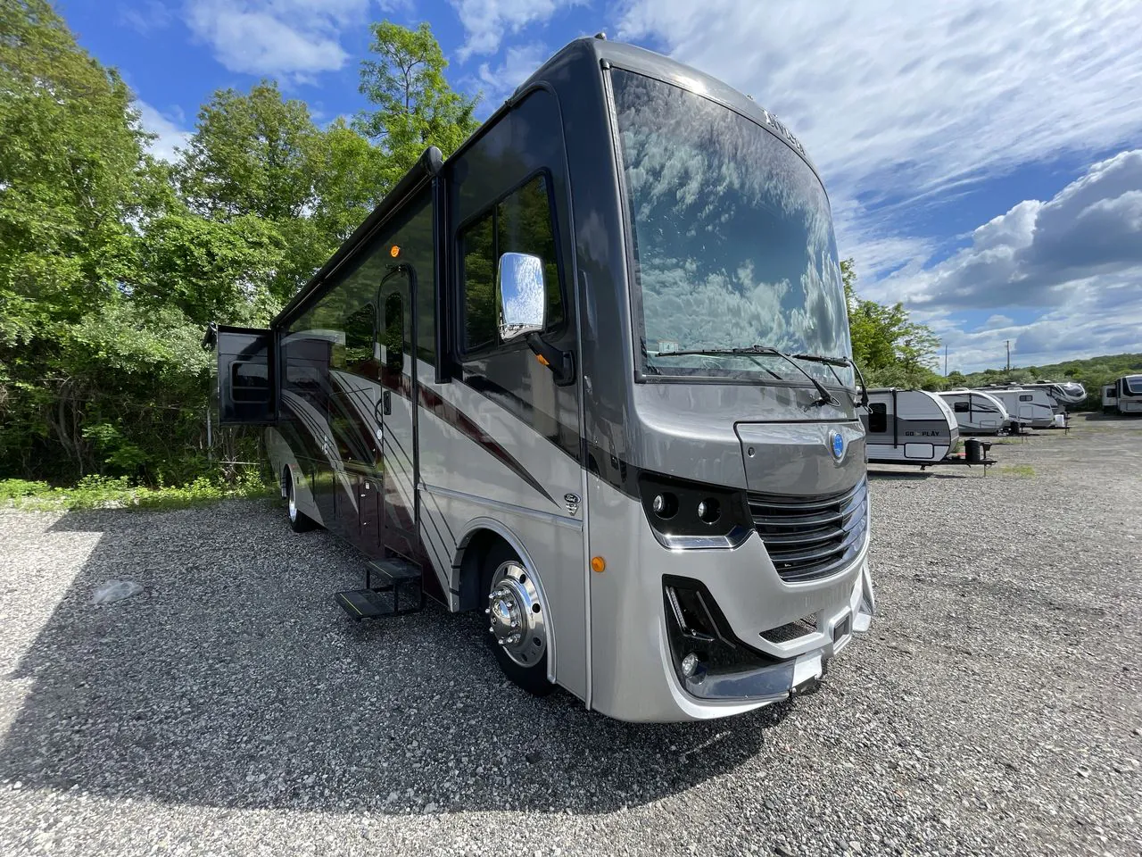 2024 Holiday Rambler Invicta 34MB - Photo 2