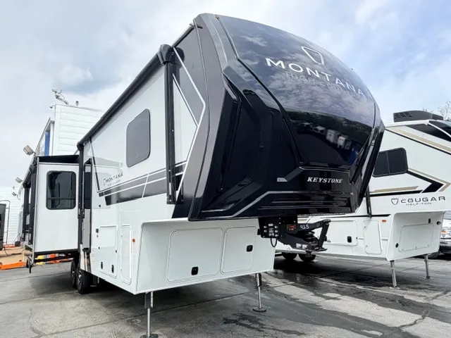 2026 Keystone HC Montana 290RL - Photo 2