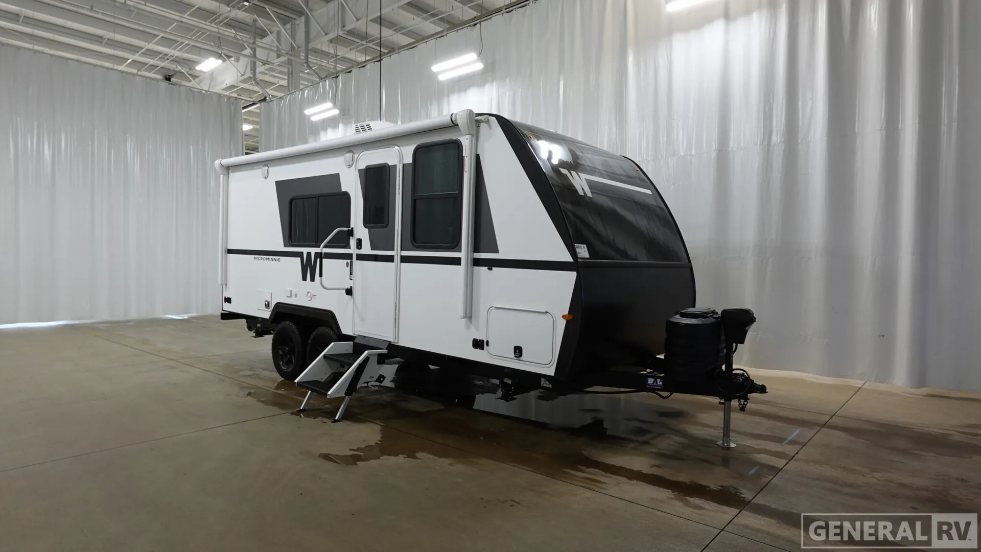 2026 Winnebago Micro Minnie 2108DS - Photo 2