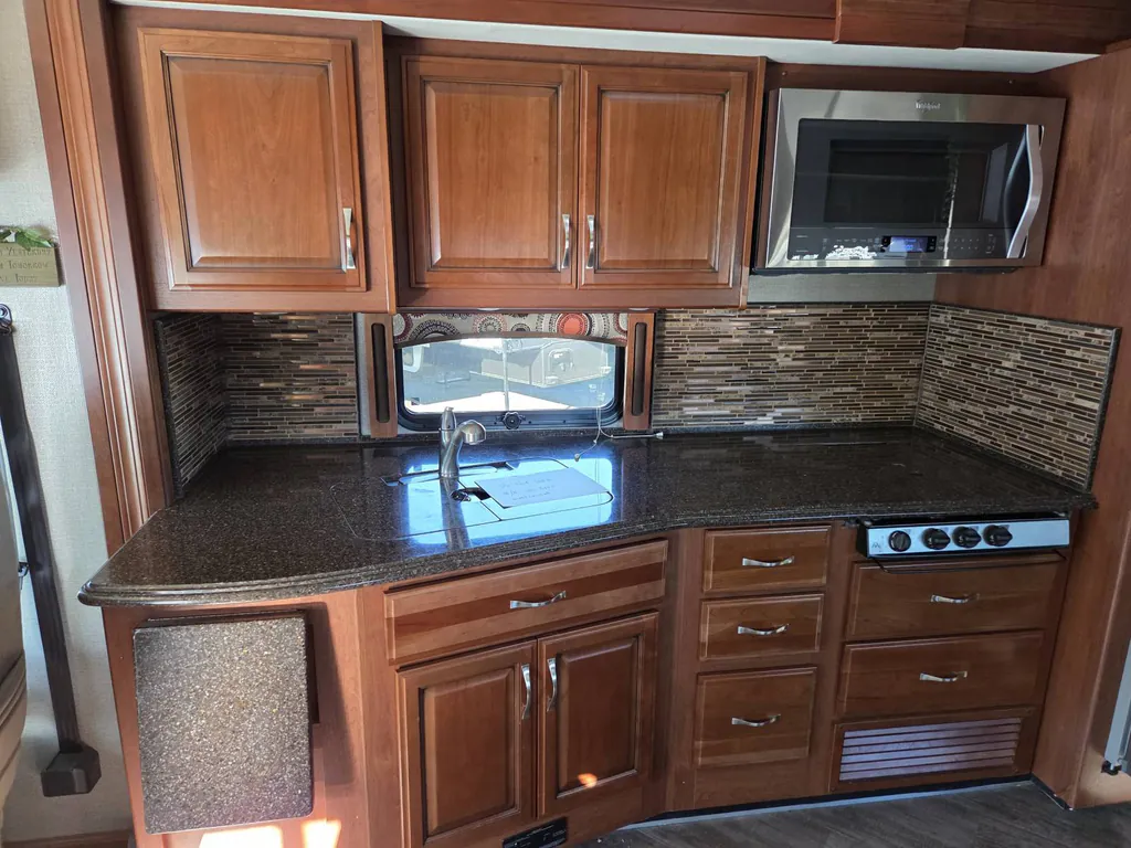 2016 Fleetwood Pace Arrow LXE 38K, Photos photo 18