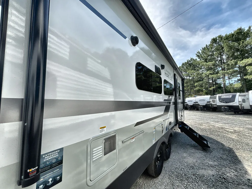 2026 Forest River Flagstaff Micro Lite 25FBT, Photos photo 5