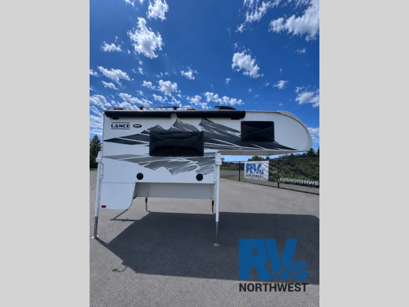 2024 Lance Lance Truck Campers Used    825 - Main photo