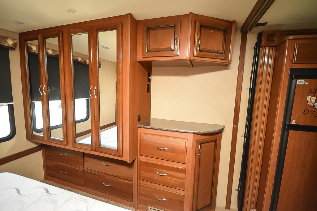 2017 Fleetwood Flair 30P, Photos photo 19