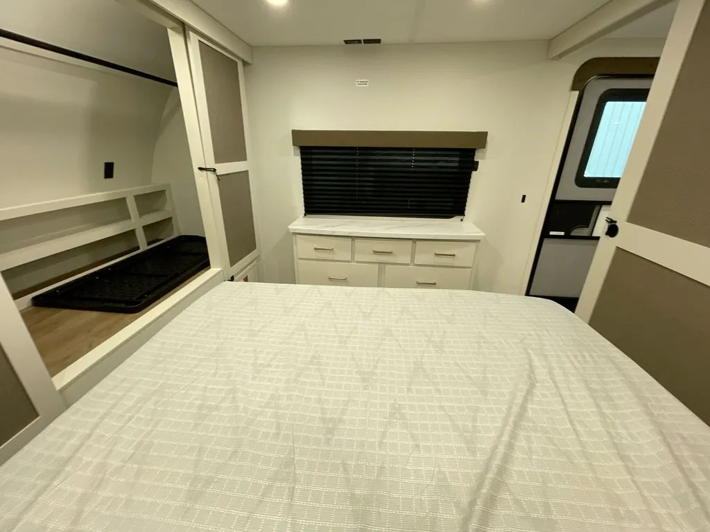 2027 Grand Design Transcend 335BHT, Photos photo 32
