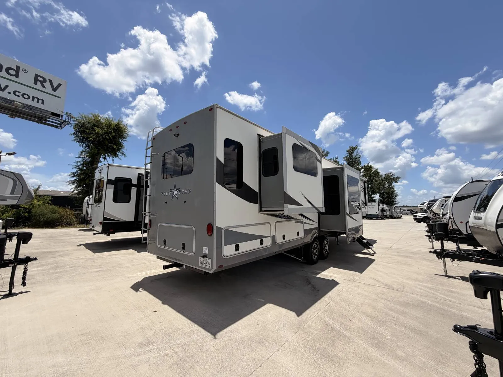 2020 Highland Ridge SILVERSTAR 375 - Photo 3