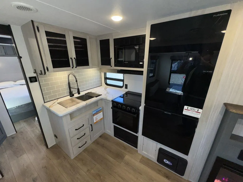 2027 Palomino Puma 337BH, Photos photo 6