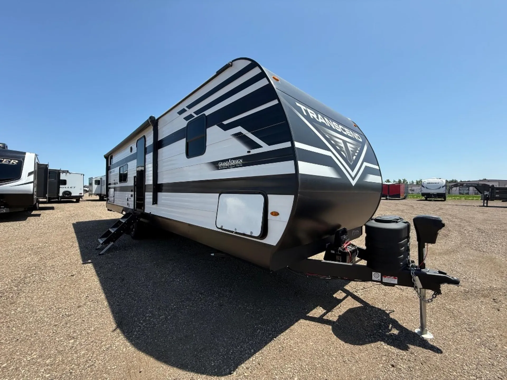 2025 Grand Design Transcend 295QBT - Photo 2
