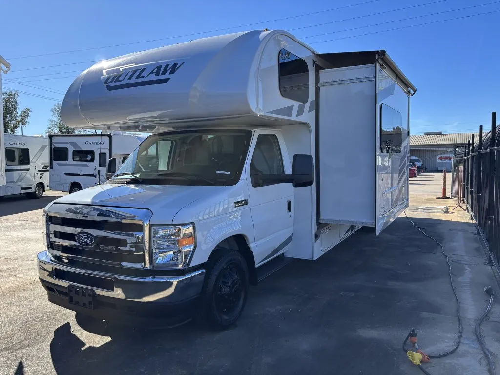 2026 Thor Motor Coach Outlaw Toy Hauler - Photo 4
