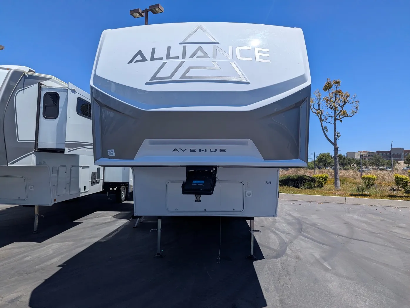 2027 Alliance RV Avenue 30BH - Photo 3
