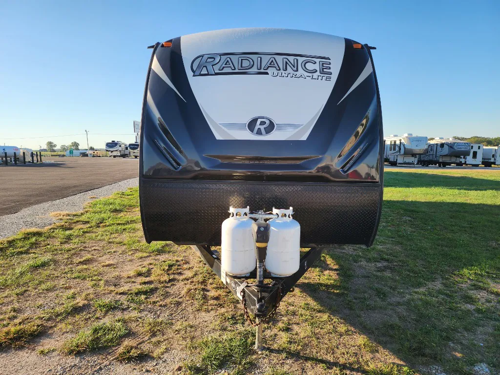 2019 Cruiser RV Radiance 25RL, Photos photo 3