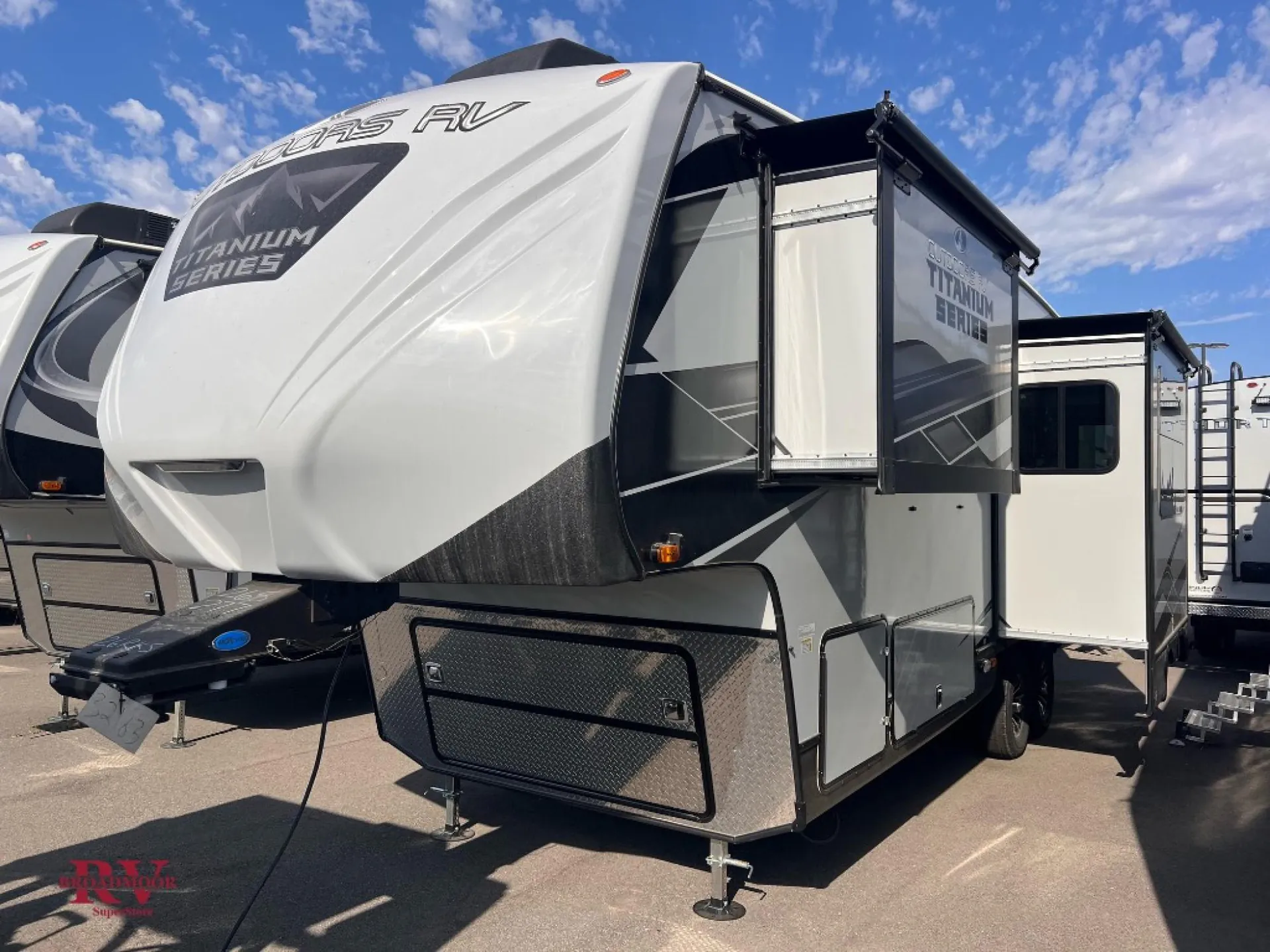 2027 Outdoors RV Glacier Peak Titanium Series F26RKS - Photo 3