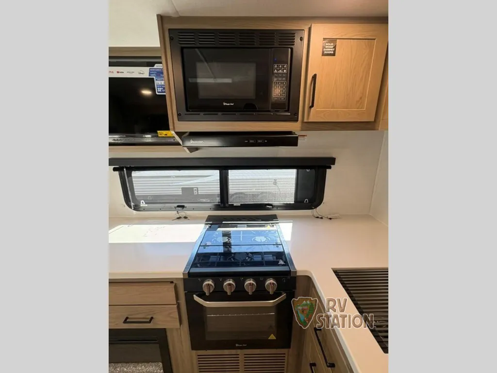 2027 Forest River Rockwood Mini Lite 2213S, Photos photo 10