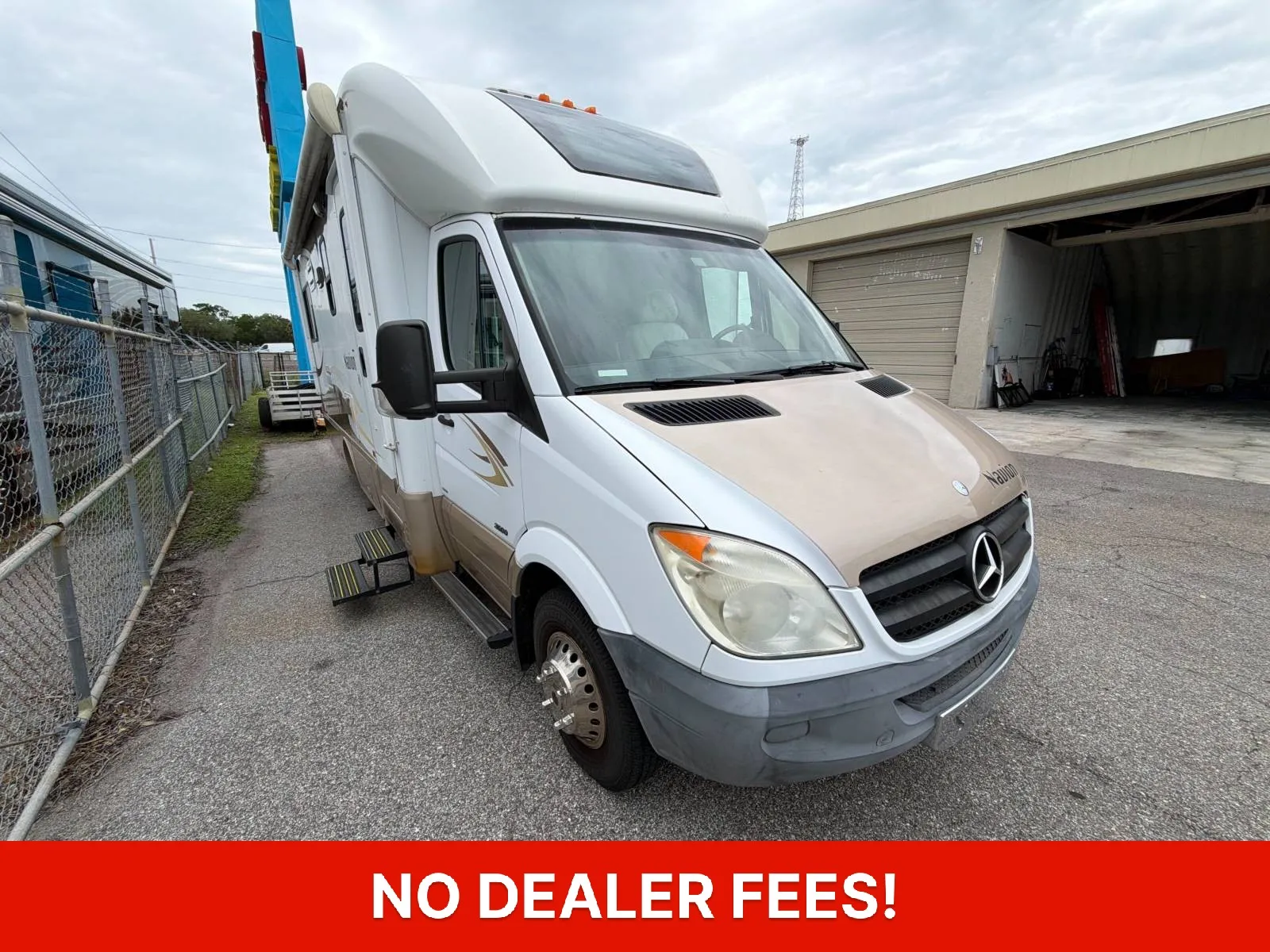 2013 Winnebago Navion 24G - Photo 2